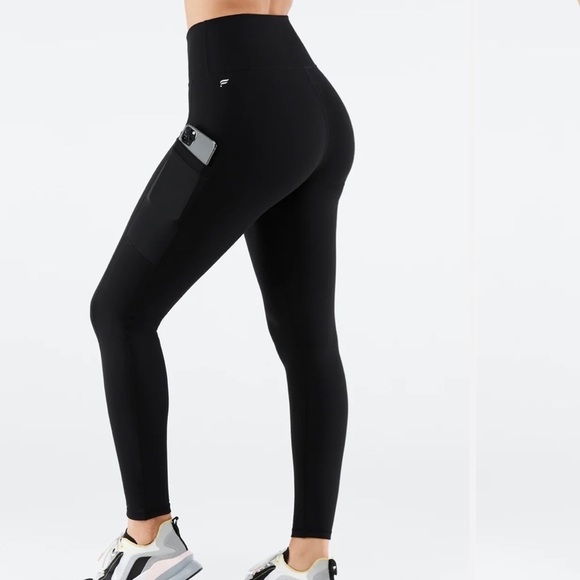 NWT FABLETICS On The Go Black Leggings compressive 2 pockets  Xs - Picture 2 of 7